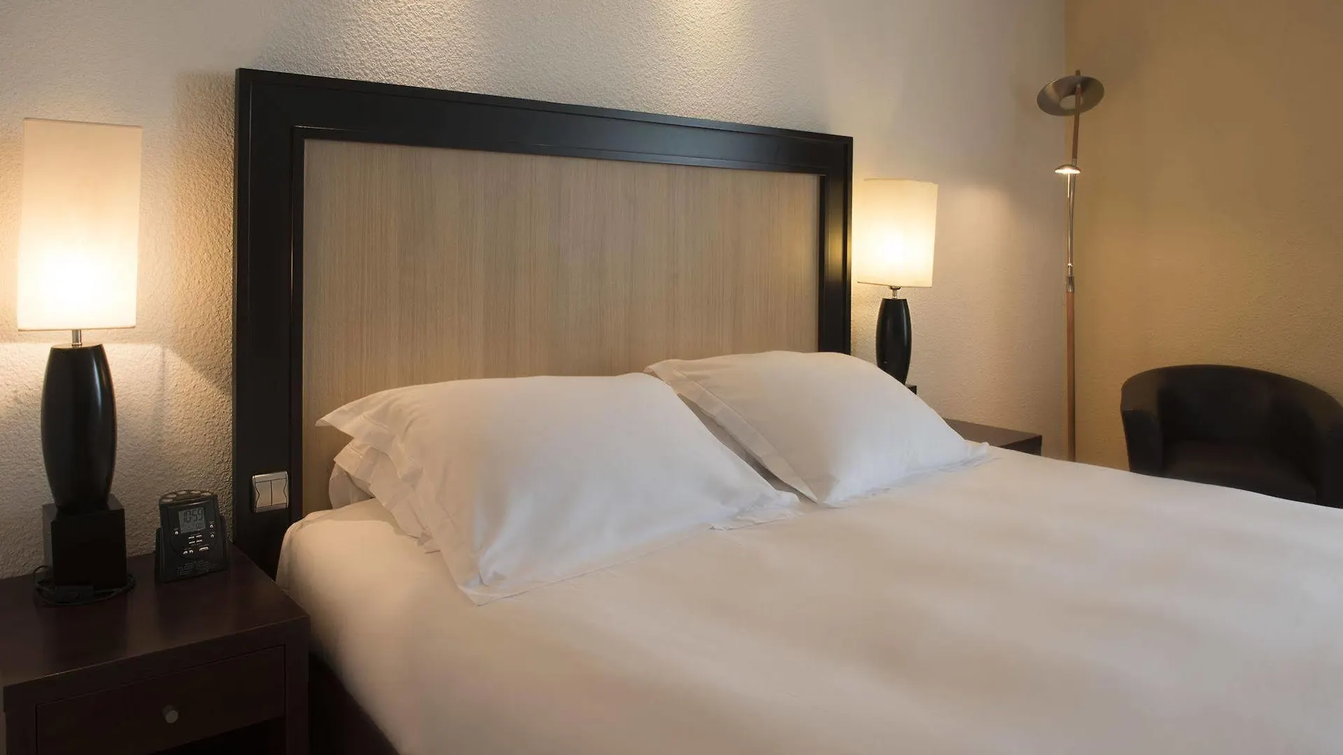 Hotel Hilton Orly Airport Paris 4*,