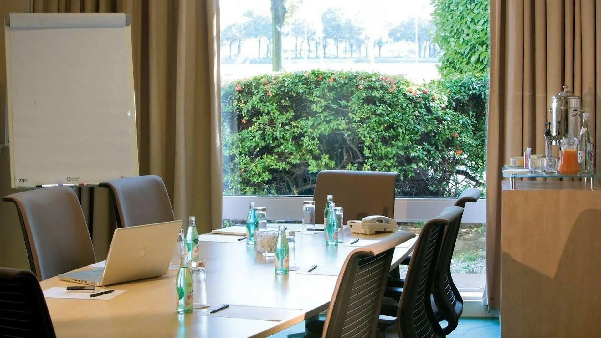 Hotel Hilton Orly Airport 파리 프랑스